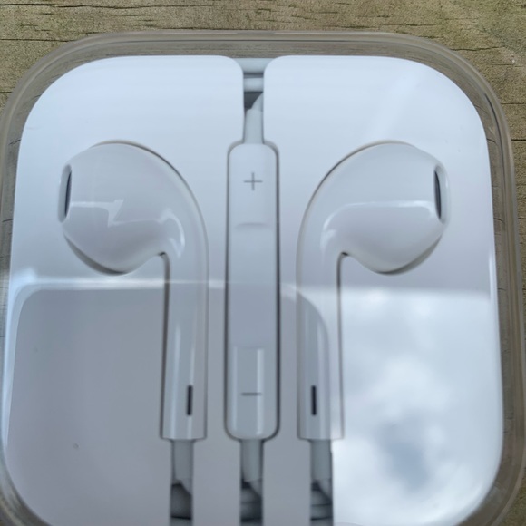 Other - iPhone Ear Buds-white-New!